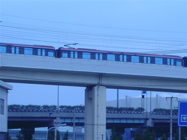 shanghai-light.rail.jpg