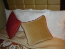beijing-renaissance-pillow * 640 x 480 * (43KB)