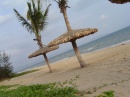 sanya-umbrallars-beach * 1280 x 960 * (583KB)